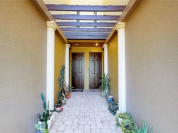 4th image of 2602 Magdalina Dr