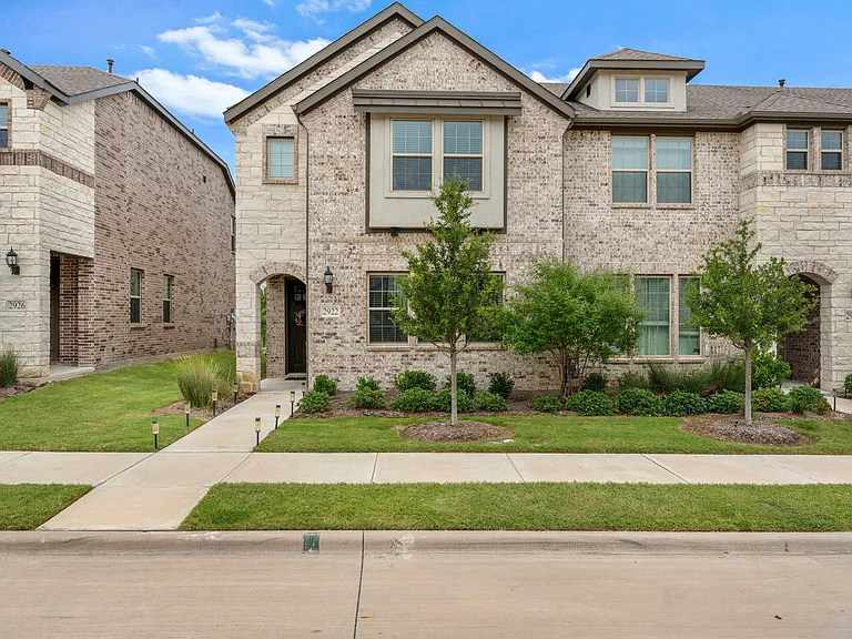 2922 Alto Dr — Photo 1
