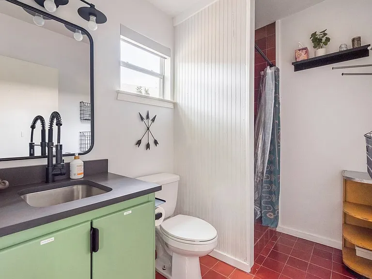 5304 Beechmoor Dr #B — Photo 8