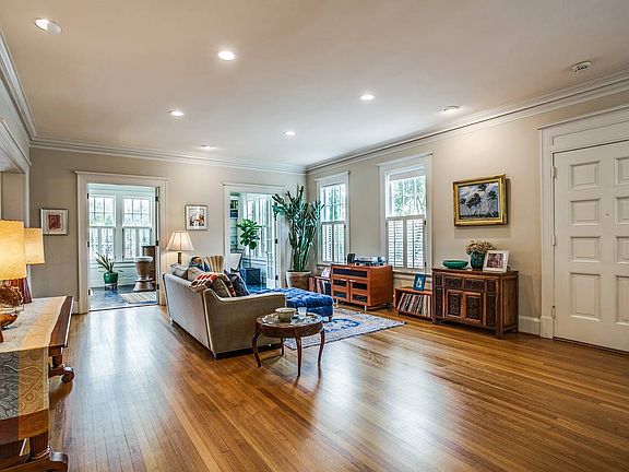 4th image of 101 Laurel Heights Pl
