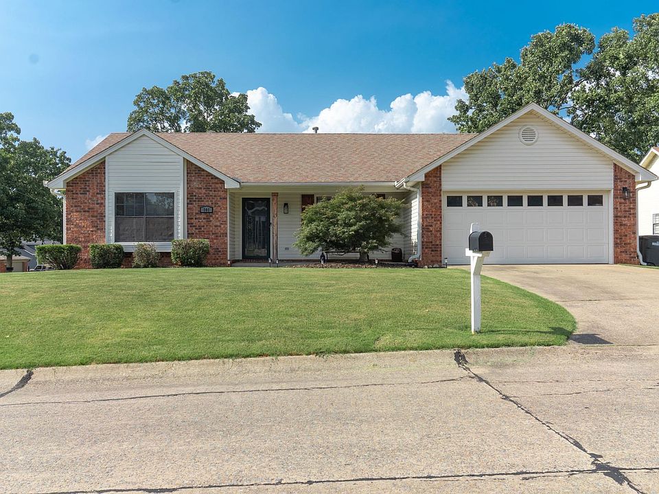 1st image of 101 Cedarwood Dr