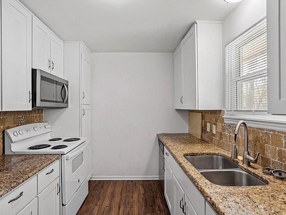 4th image of 2000 Waters Dr