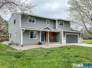 4861 Park Dr, West Des Moines, IA 50265