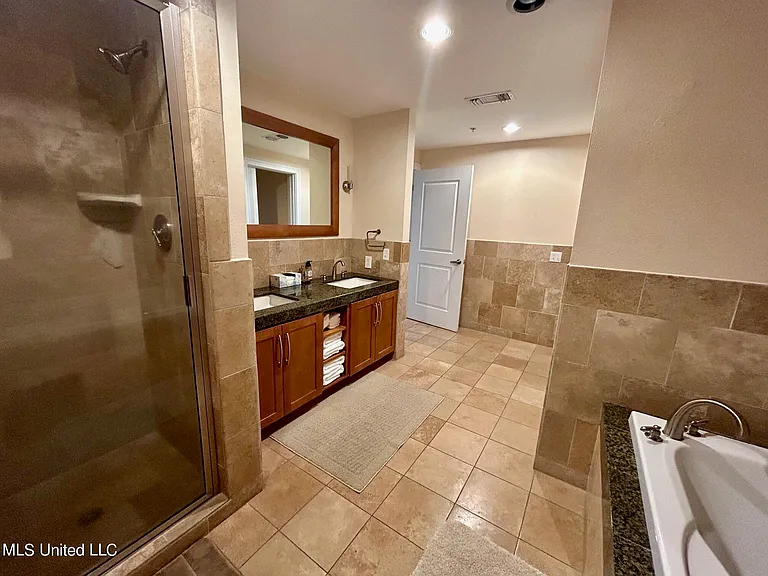 2060 Beach Blvd #901 — Photo 12