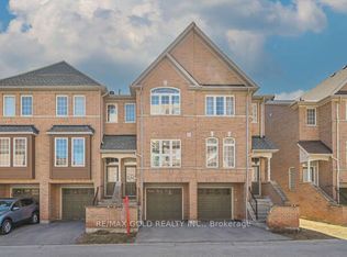 50 Strathaven Dr #66, Mississauga, ON L5R4E7