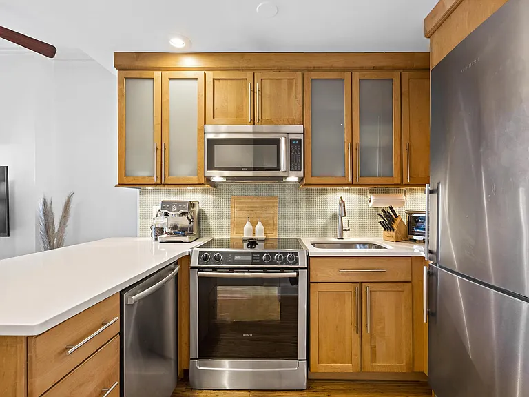 1214 Washington St #8 — Photo 7