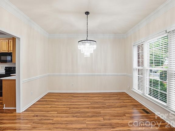 4th image of 2940 Shady Reach Ln