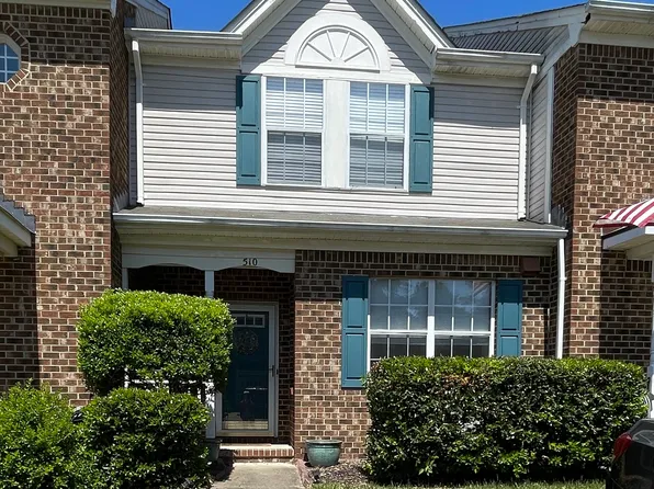 510 S Lake Cir, Chesapeake, VA 23322