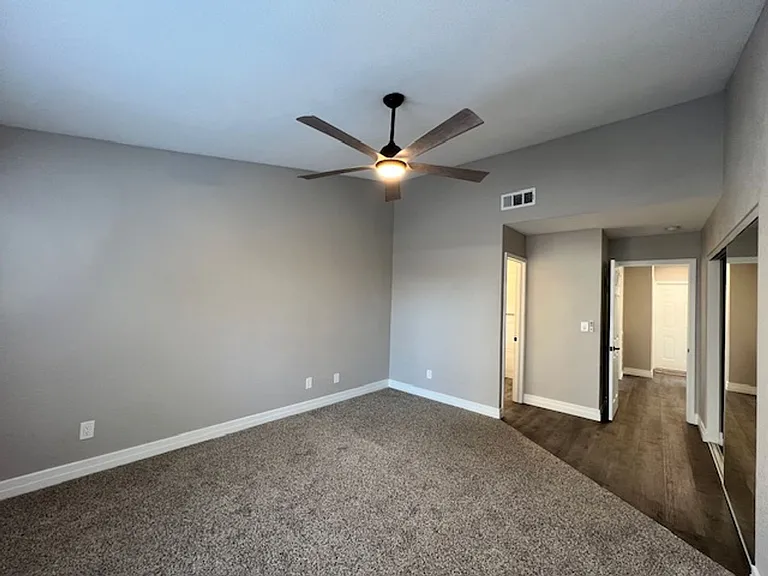 2526 Wolverton Ave — Photo 24