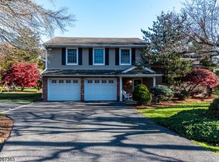 1 Foothill Dr, Kinnelon, NJ 07405