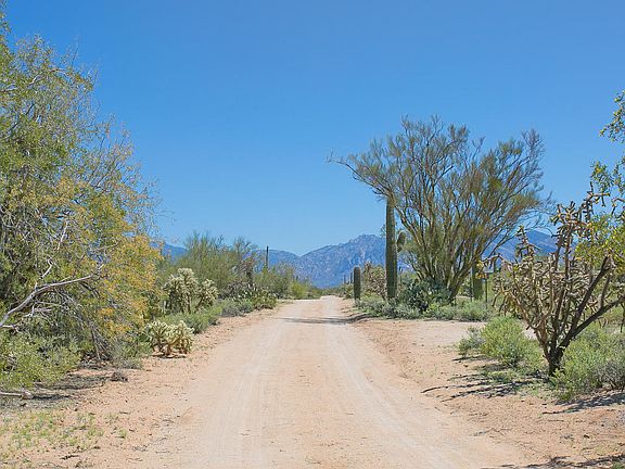 2nd image of 10735 N Camino De Oeste
