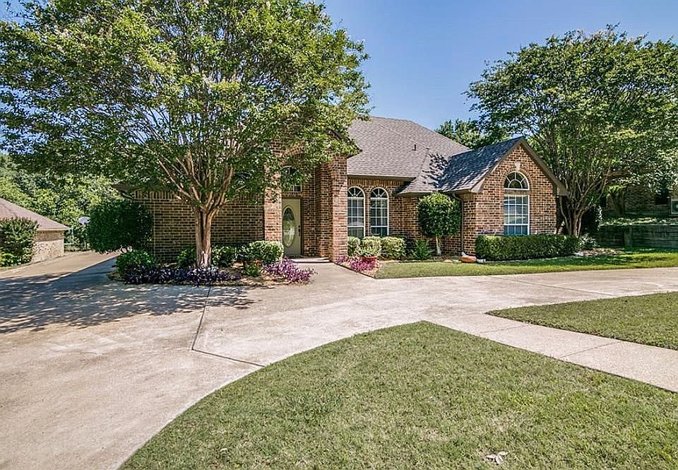 1st image of 510 Lake Meadows Dr