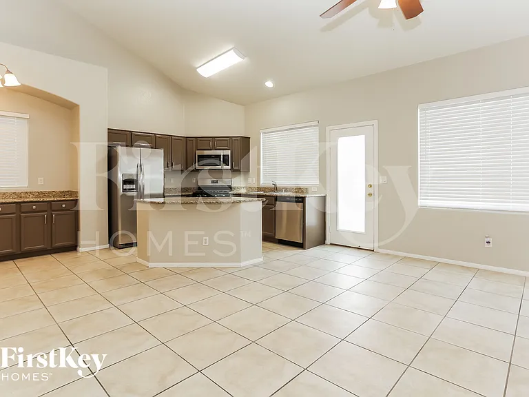 9512 Quitman Ave — Photo 2