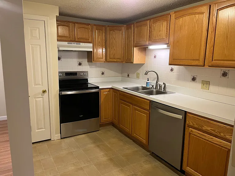 688 Boston Post Rd E #223 — Photo 4