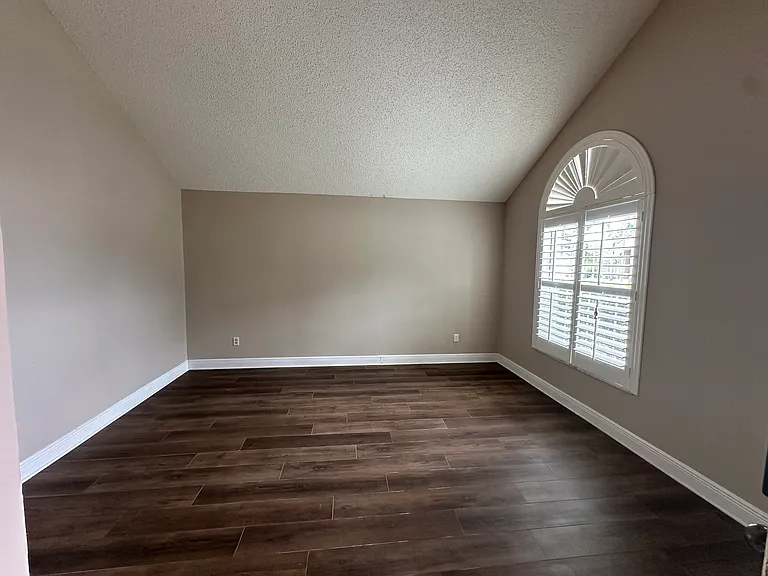 18409 Canary Ln — Photo 6