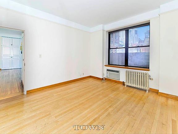 5th image of 7 Gramercy Park W #Penthouse