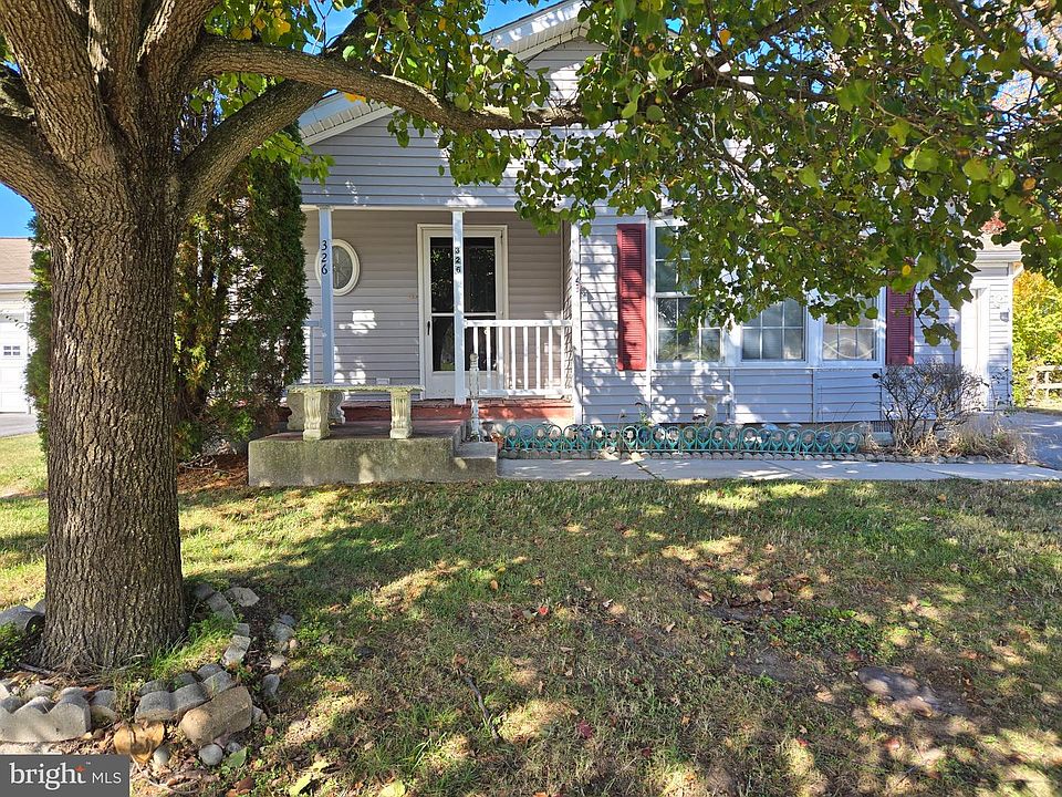 1st image of 326 Persimmon Cir W #326