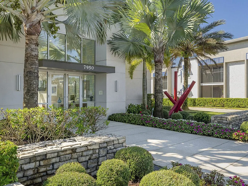 Lakeside Villas