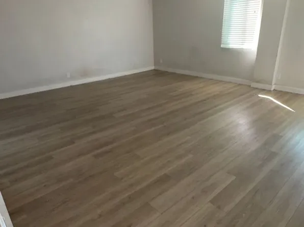 Multi Unit Apartment in Santa Ana