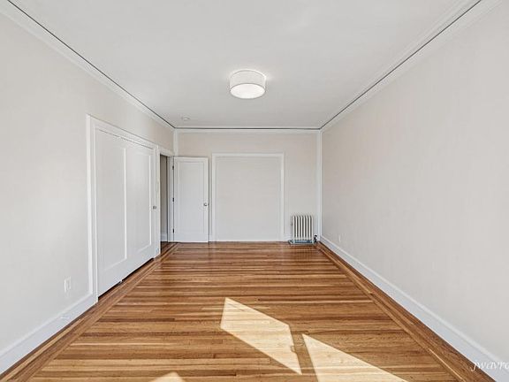 3rd image of 581 14th Ave #12