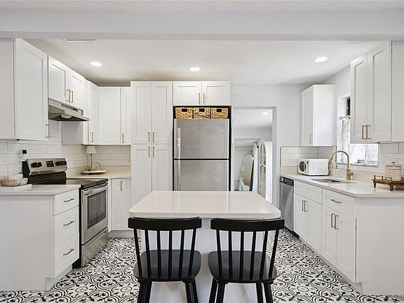 5th image of 1537 Faith Ct