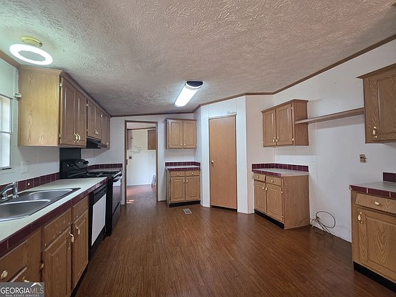 5th image of 111 Harper Rd