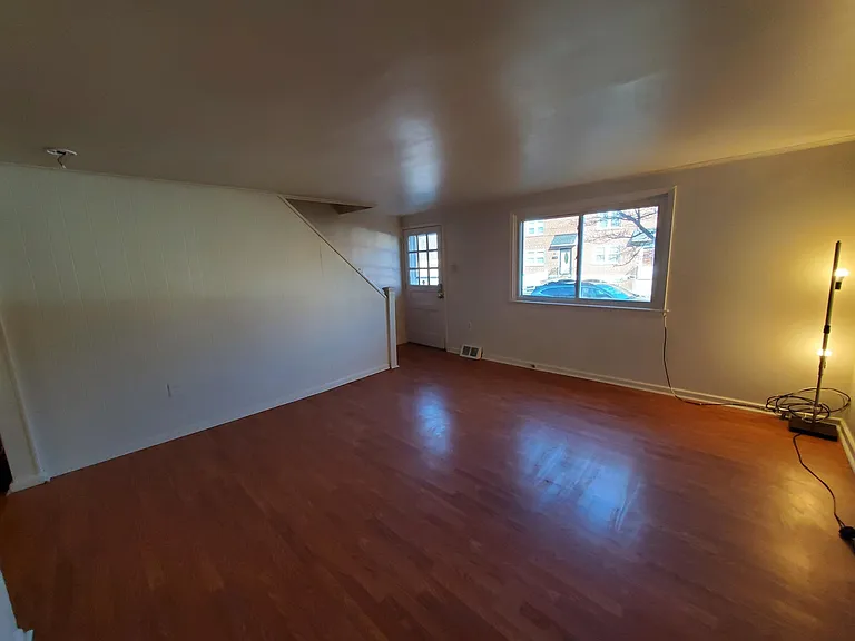 702 S Penn St — Photo 4