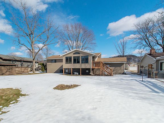 3rd image of 2838 Richard Dr N