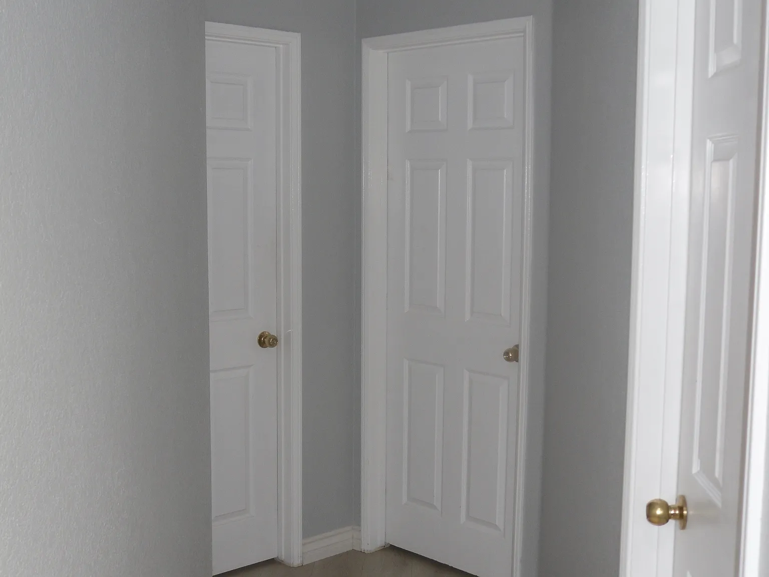 4 bed, 2.5 bath, 2608 sqft, $6,000 — Photo 2