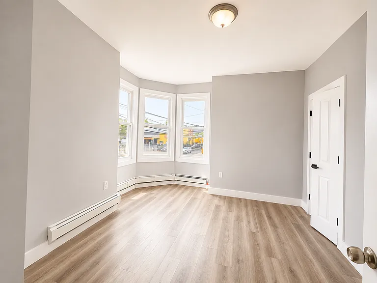 465 Ferry St #1 — Photo 8