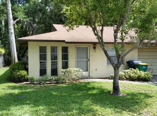 101 E Esther St, Tavares, FL 32778