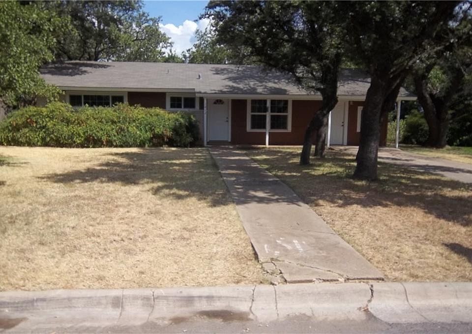 1st image of 1412 Oakland Dr