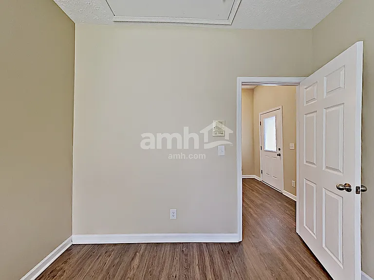 1001 Mallory Ln — Photo 17