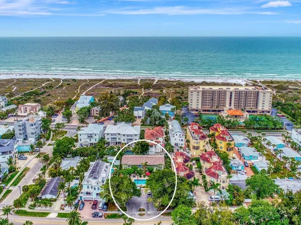 446 Canal Rd APT 5, Sarasota, FL 34242