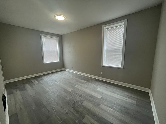 4th image of 1925 Ann Ave