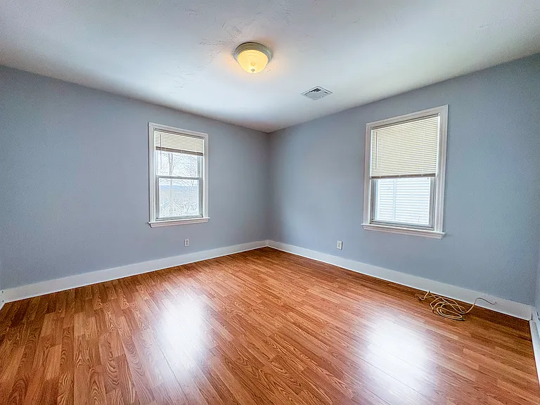 118 Sheldon Ter #B — Photo 8