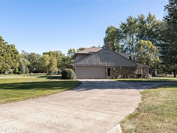 2nd image of 805 Oakdale Dr