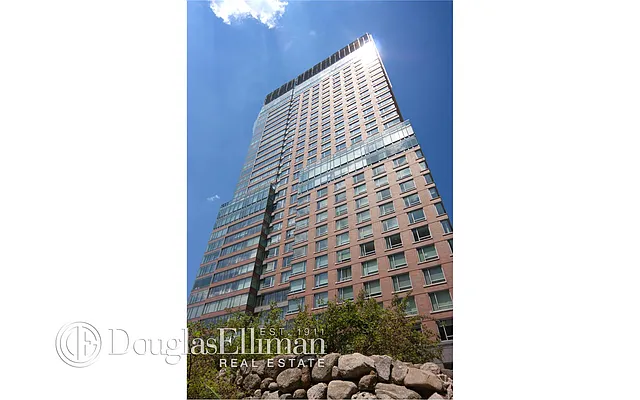 Sold by Douglas Elliman | media 25