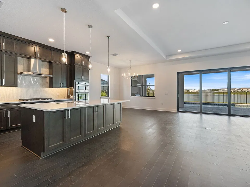 2609 Waterfront Cir