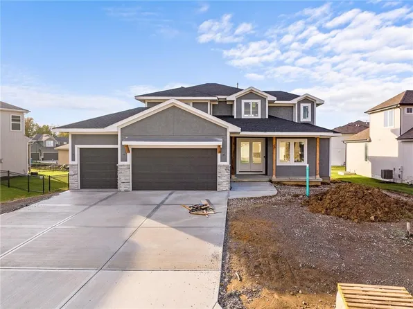 9308 Saddletop St, Lenexa, KS 66227