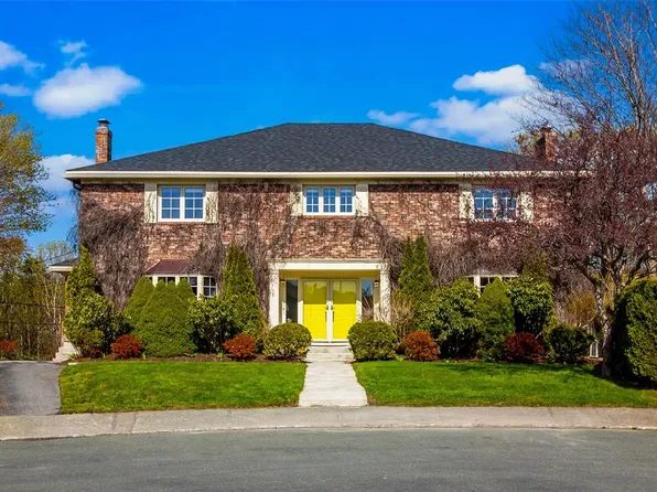 14 Tonbridge Place, St. John's, NL A1A3Y9