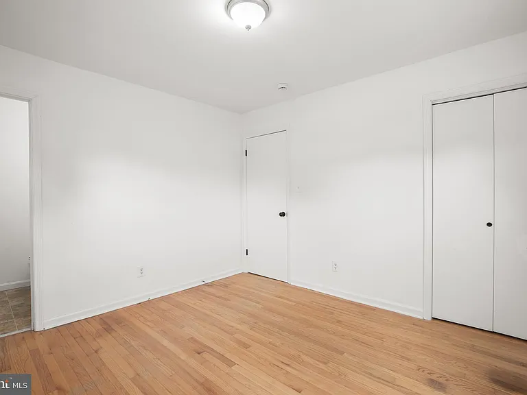 803 Grafton St — Photo 16