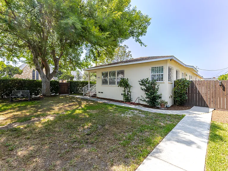 801 Elm Ave #A — Photo 2