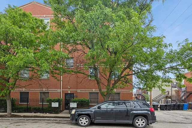 3 bed, $3,500 — Photo 1