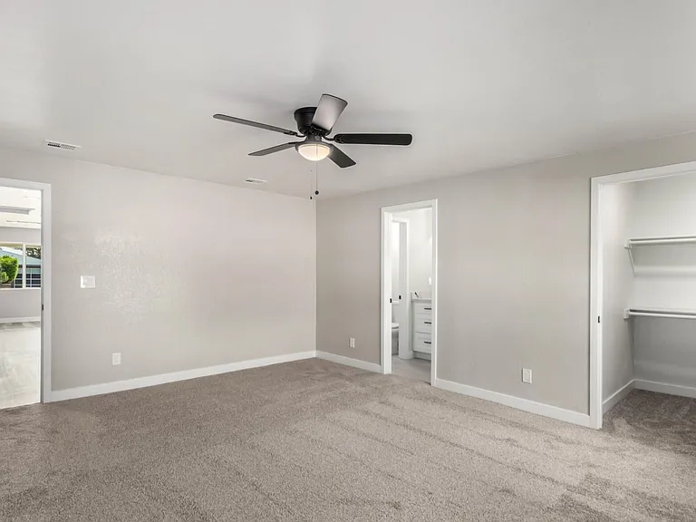 4402 E Mitchell Dr — Photo 14