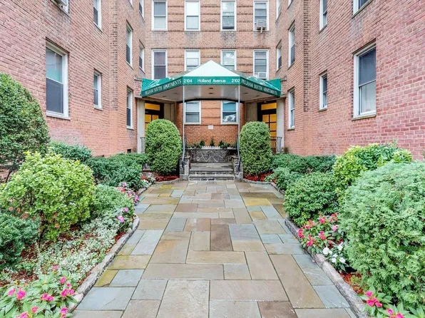 2104 Holland Ave APT 4C, Bronx, NY 10462