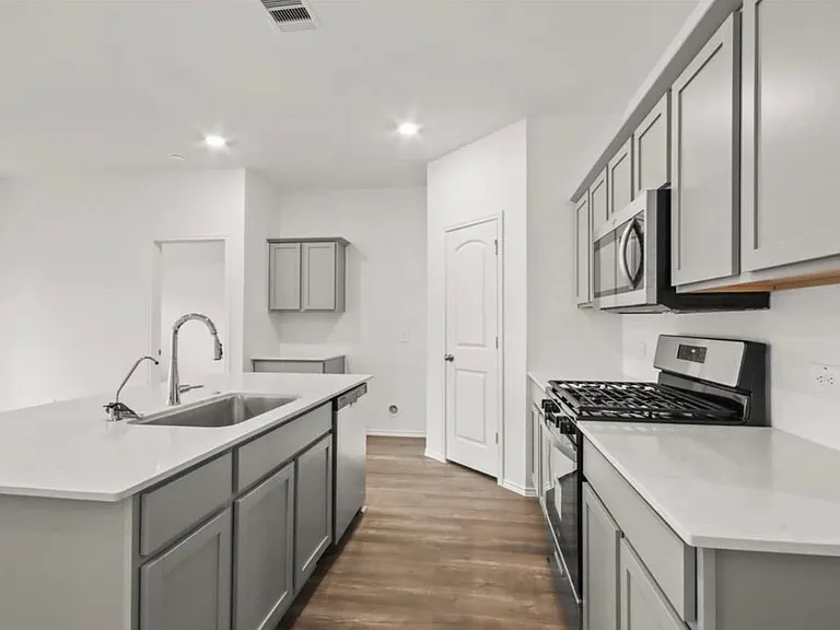 24643 Eastern Pine Trl — Photo 4