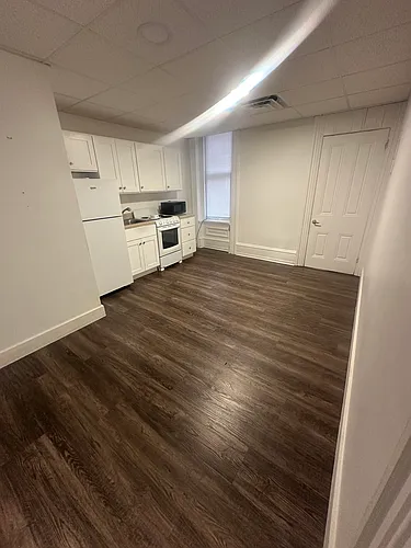 135 S 6th St #1 Photo 1