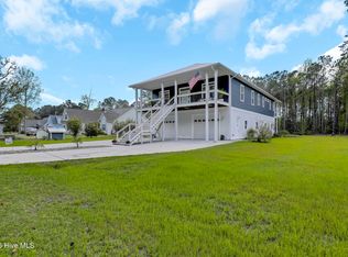 732 Avila Ave, Hampstead, NC 28443