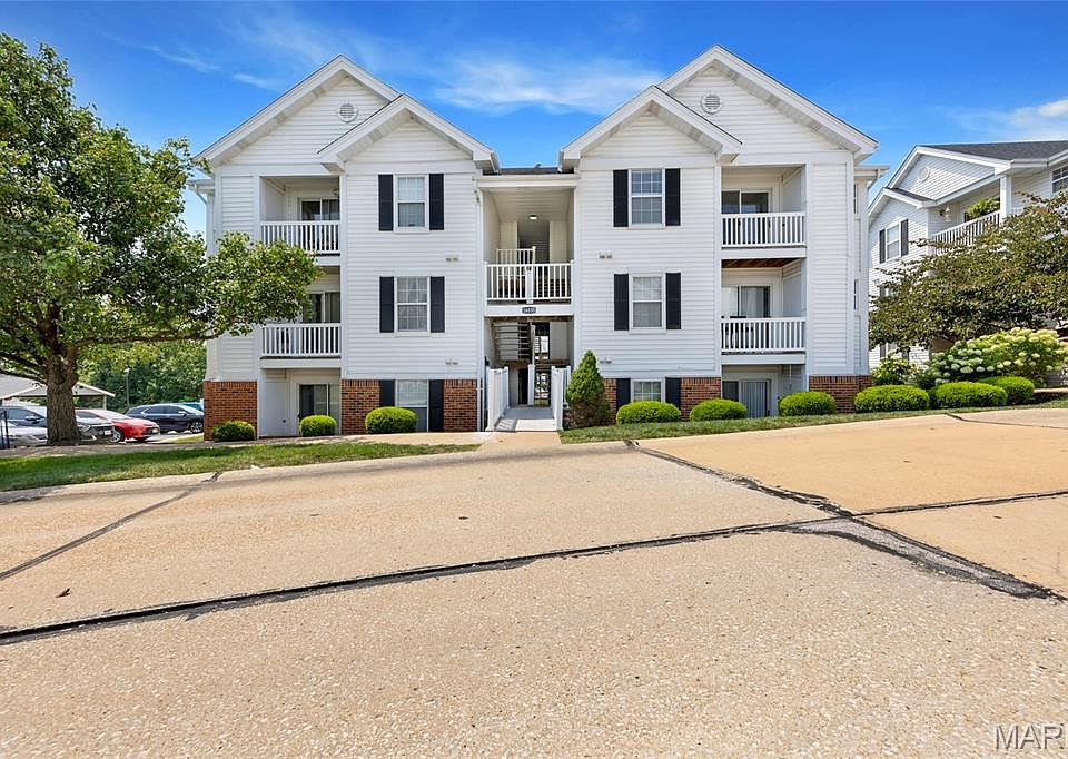 1st image of 16535 Victoria Crossing Dr Unit L